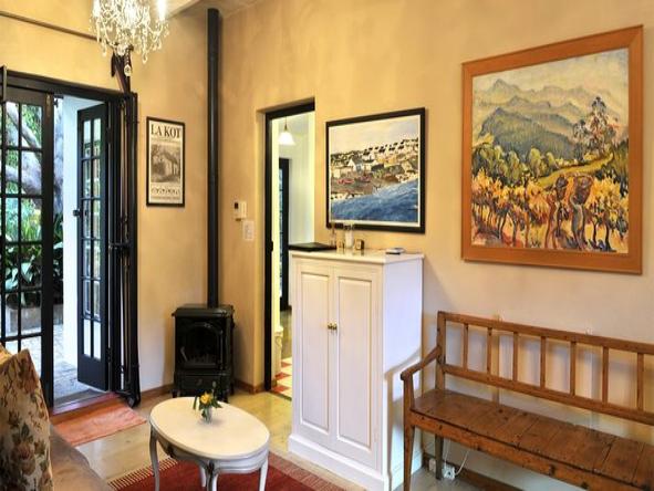 Akademie Street Guesthouses - Entrance